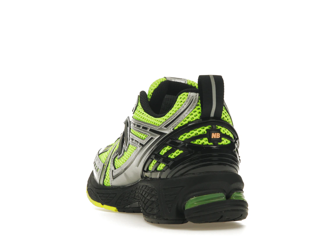 Vue 26 de New Balance 1906R Volt Black