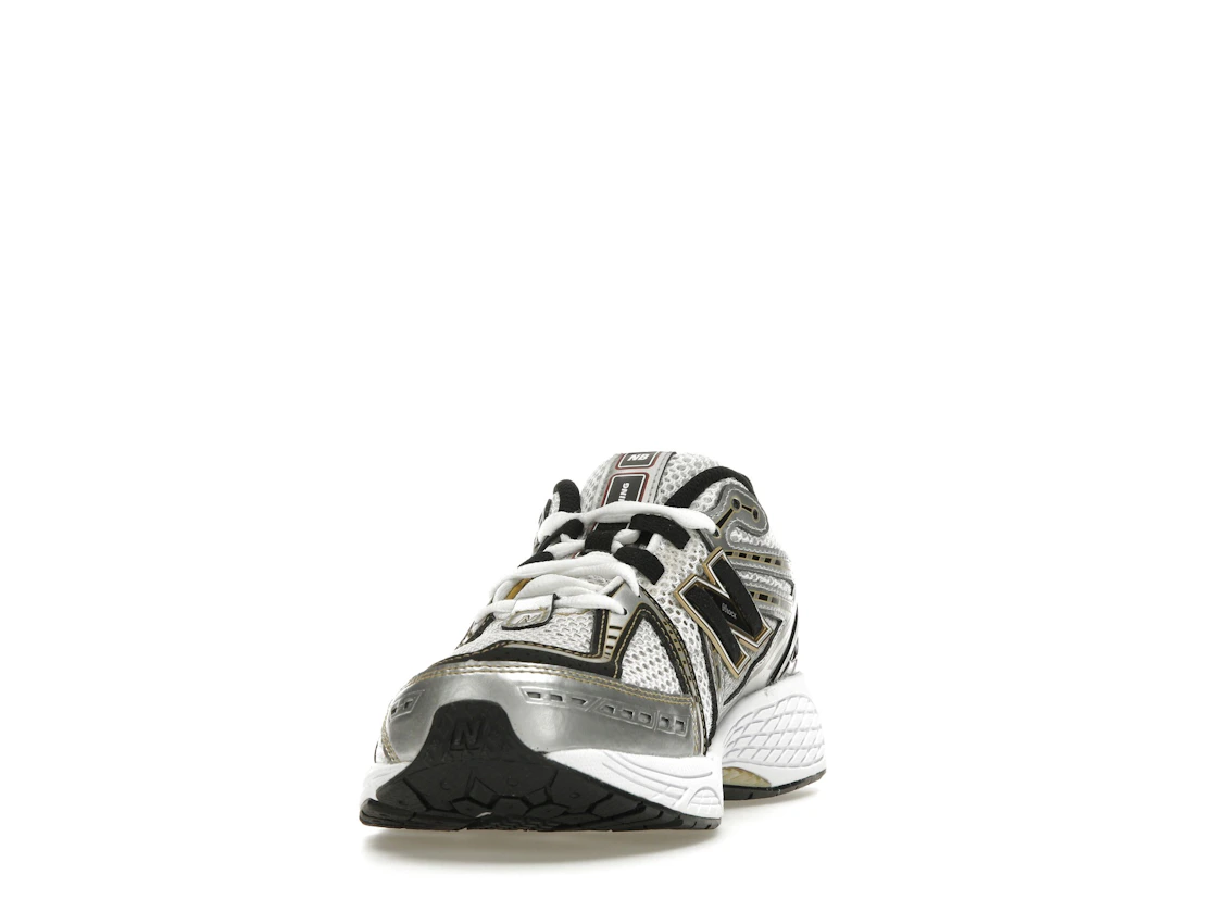 Vue 12 de New Balance 1906R White Metallic Gold (GS)