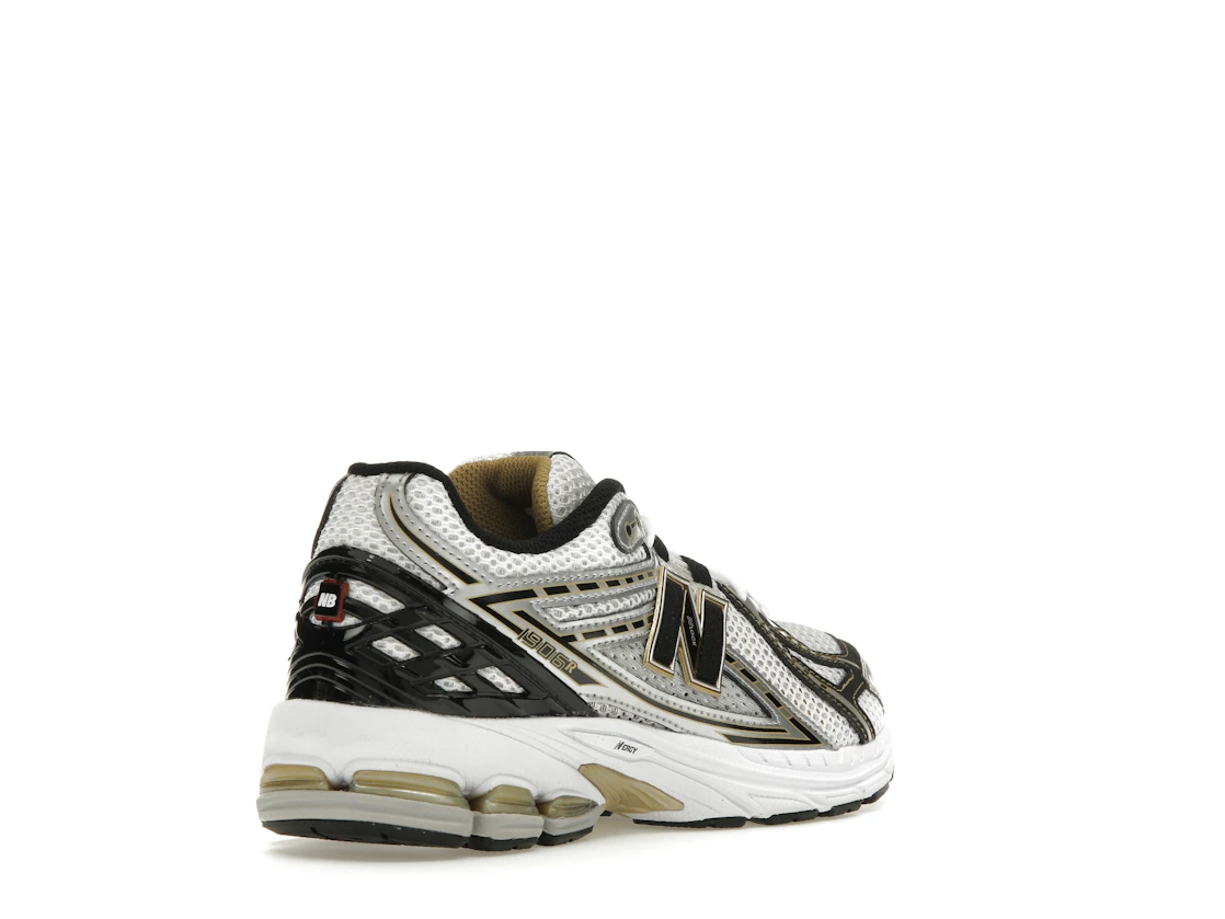 Vue 32 de New Balance 1906R White Metallic Gold (GS)