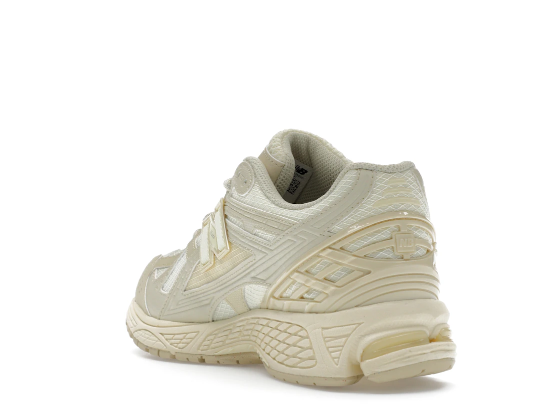 Vue 25 de New Balance 1906U Butter Yellow