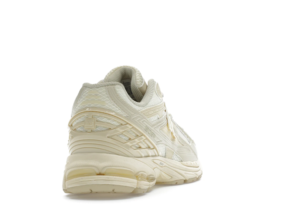 Vue 30 de New Balance 1906U Butter Yellow