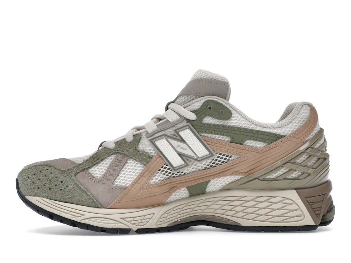 Vue 19 de New Balance 1906U Linen Dark Olivine