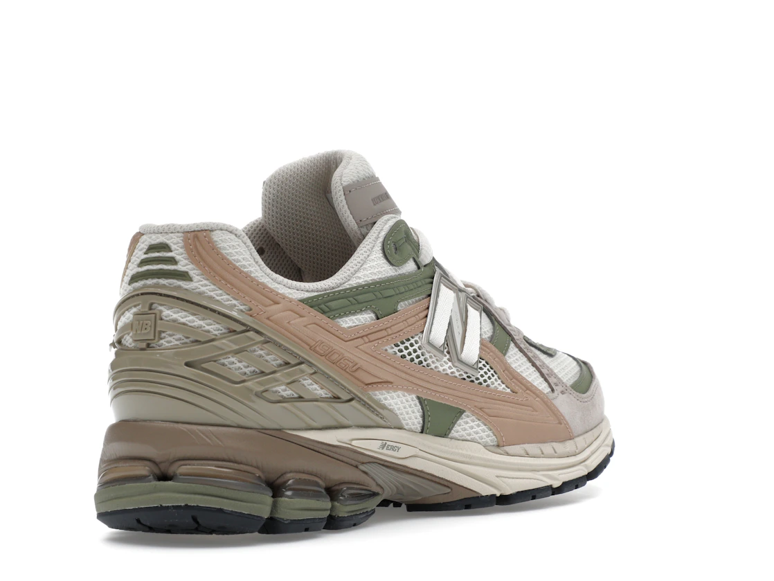 Vue 32 de New Balance 1906U Linen Dark Olivine