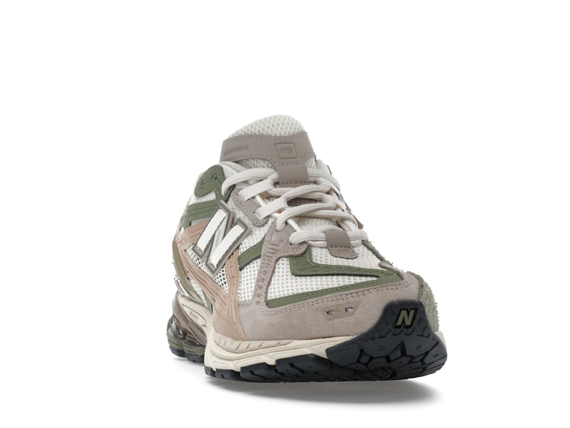 Vue 8 de New Balance 1906U Linen Dark Olivine