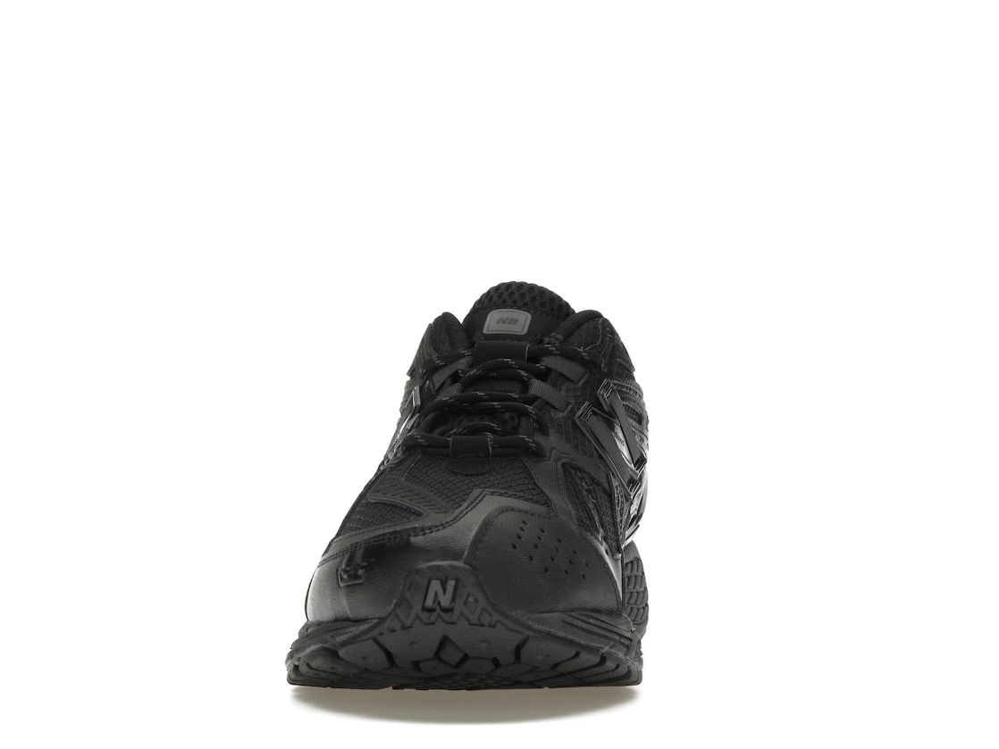Vue 11 de New Balance 1906U Triple Black