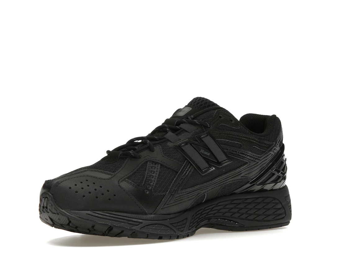 Vue 15 de New Balance 1906U Triple Black