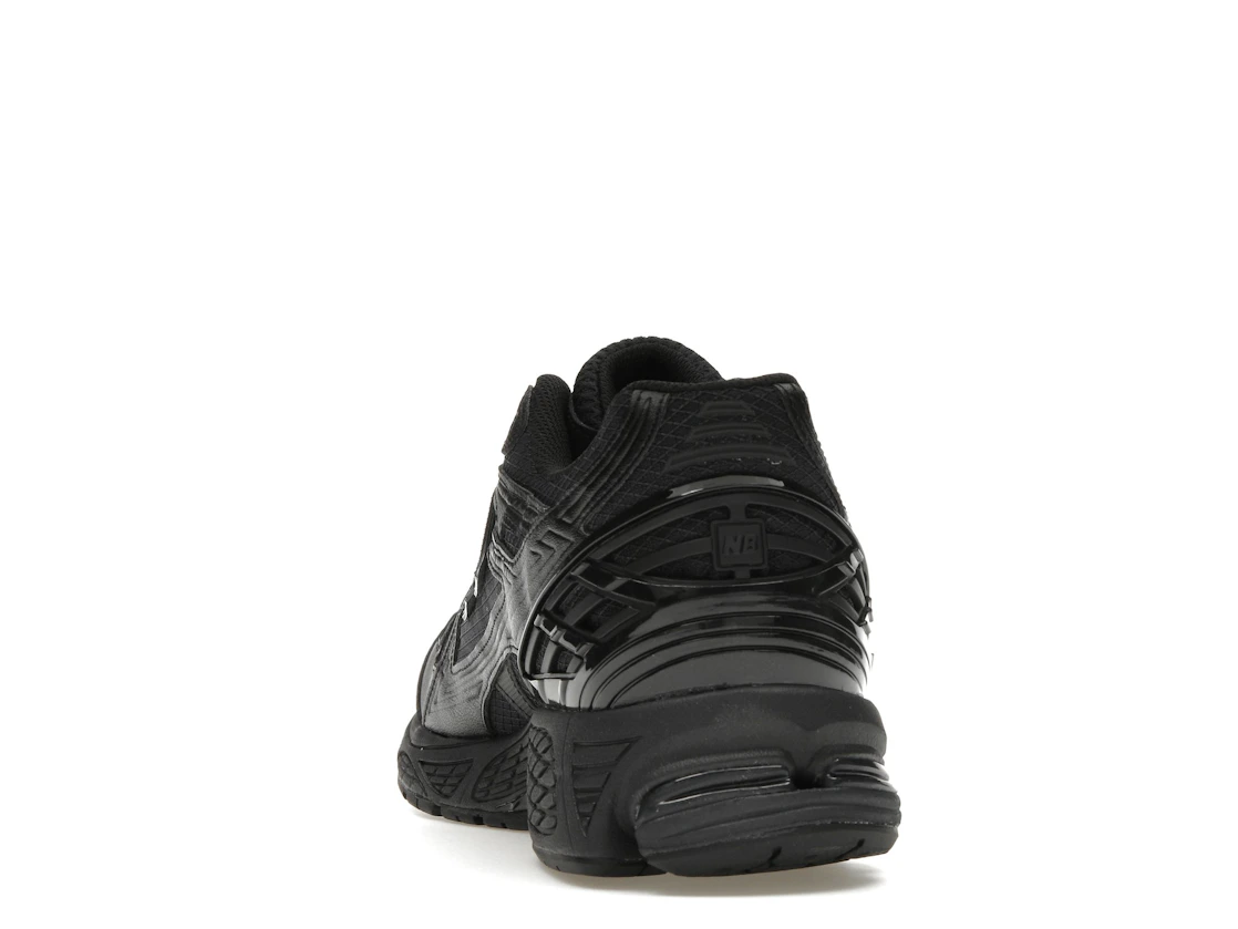 Vue 27 de New Balance 1906U Triple Black