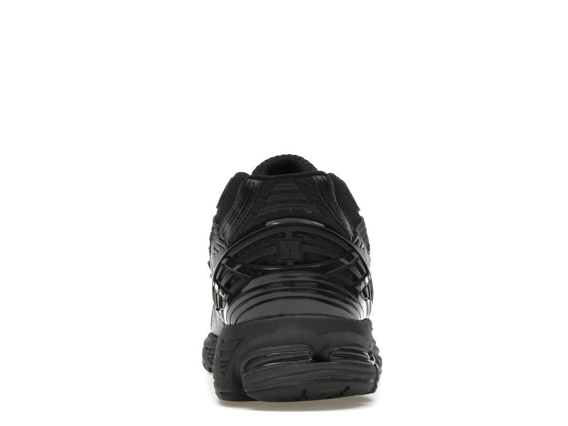 Vue 28 de New Balance 1906U Triple Black