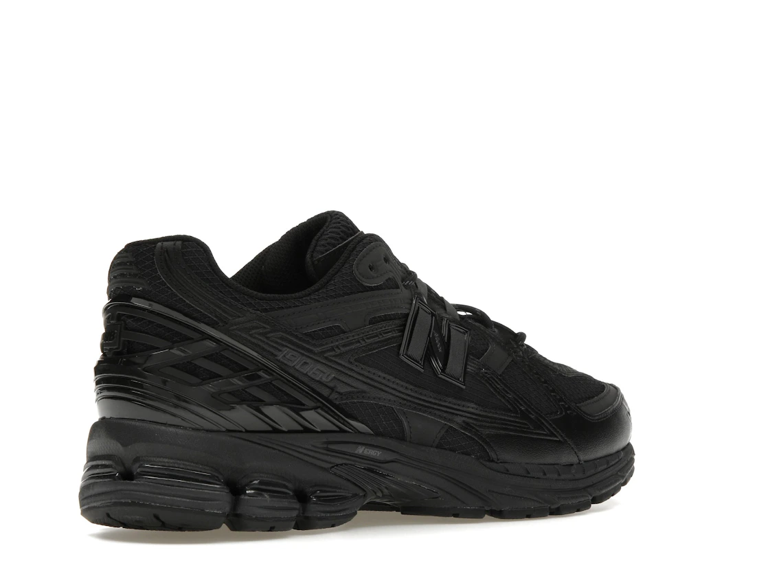 Vue 33 de New Balance 1906U Triple Black