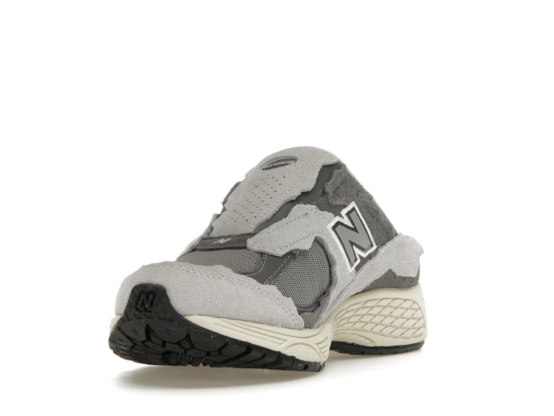 Vue 13 de New Balance 2002R Mule Protection Pack Rain Cloud