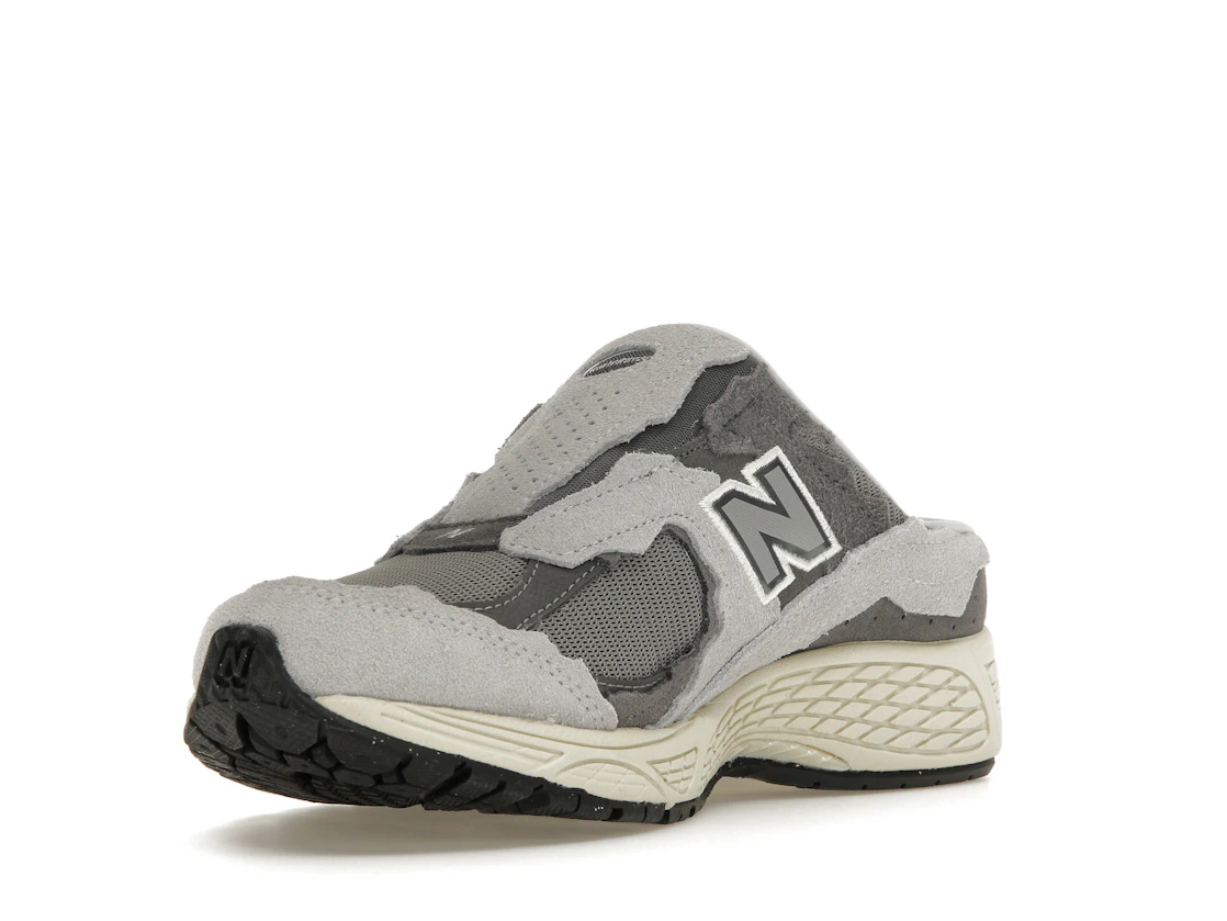 Vue 14 de New Balance 2002R Mule Protection Pack Rain Cloud