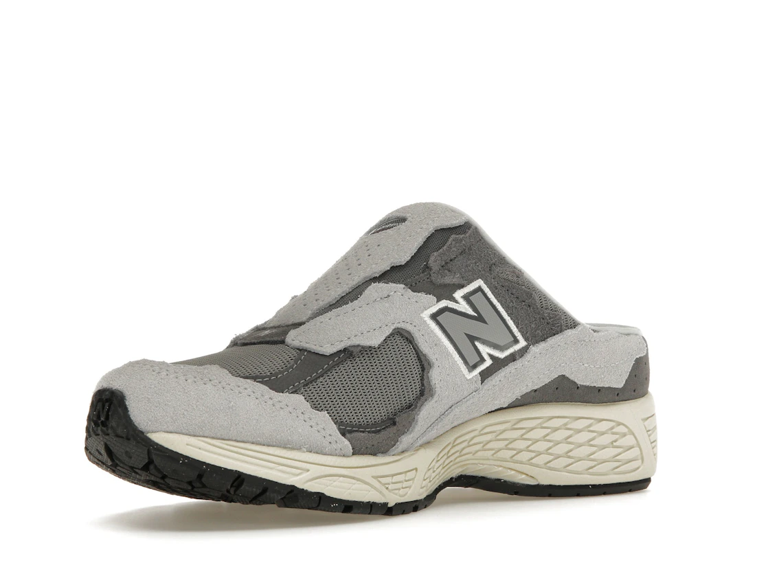 Vue 15 de New Balance 2002R Mule Protection Pack Rain Cloud