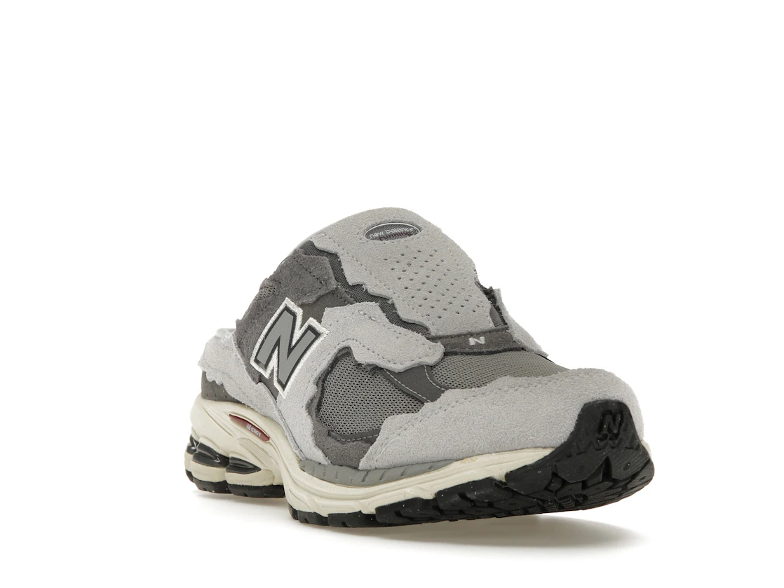 Vue 7 de New Balance 2002R Mule Protection Pack Rain Cloud