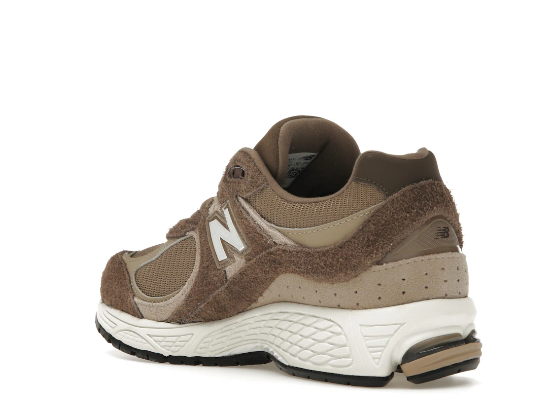 Vue 24 de New Balance 2002R ASOS Exclusive Brown