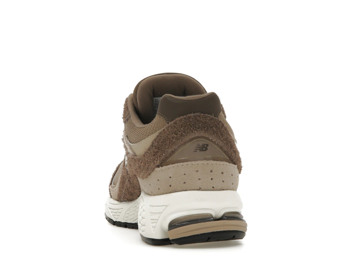 Vue 27 de New Balance 2002R ASOS Exclusive Brown