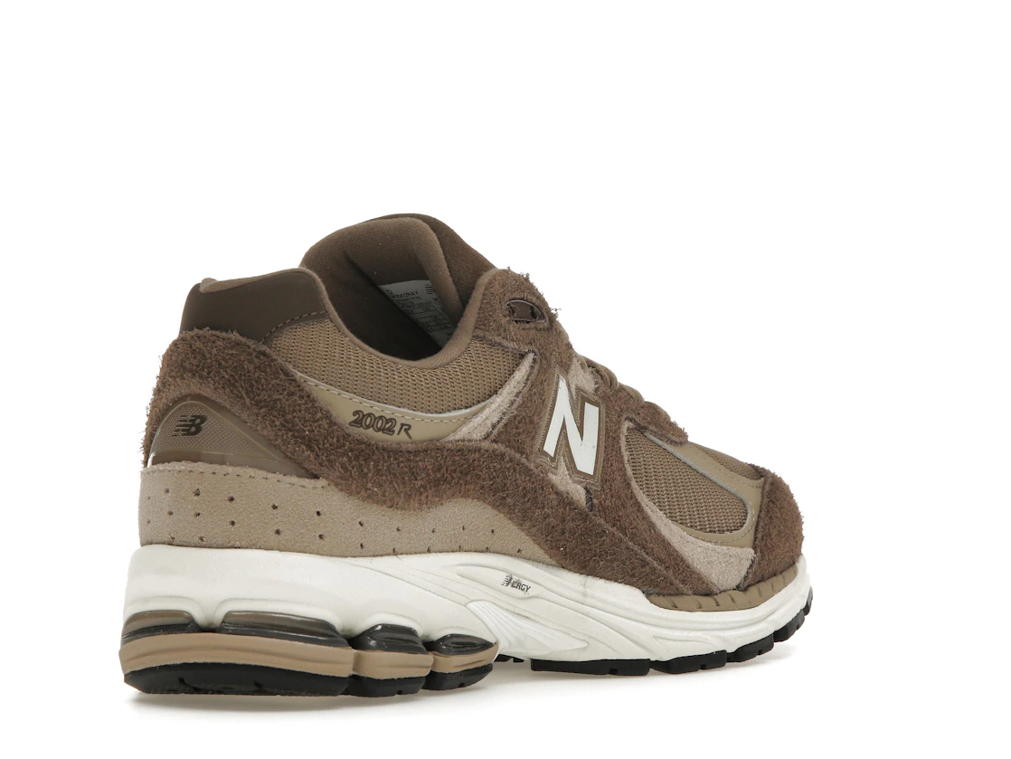Vue 32 de New Balance 2002R ASOS Exclusive Brown