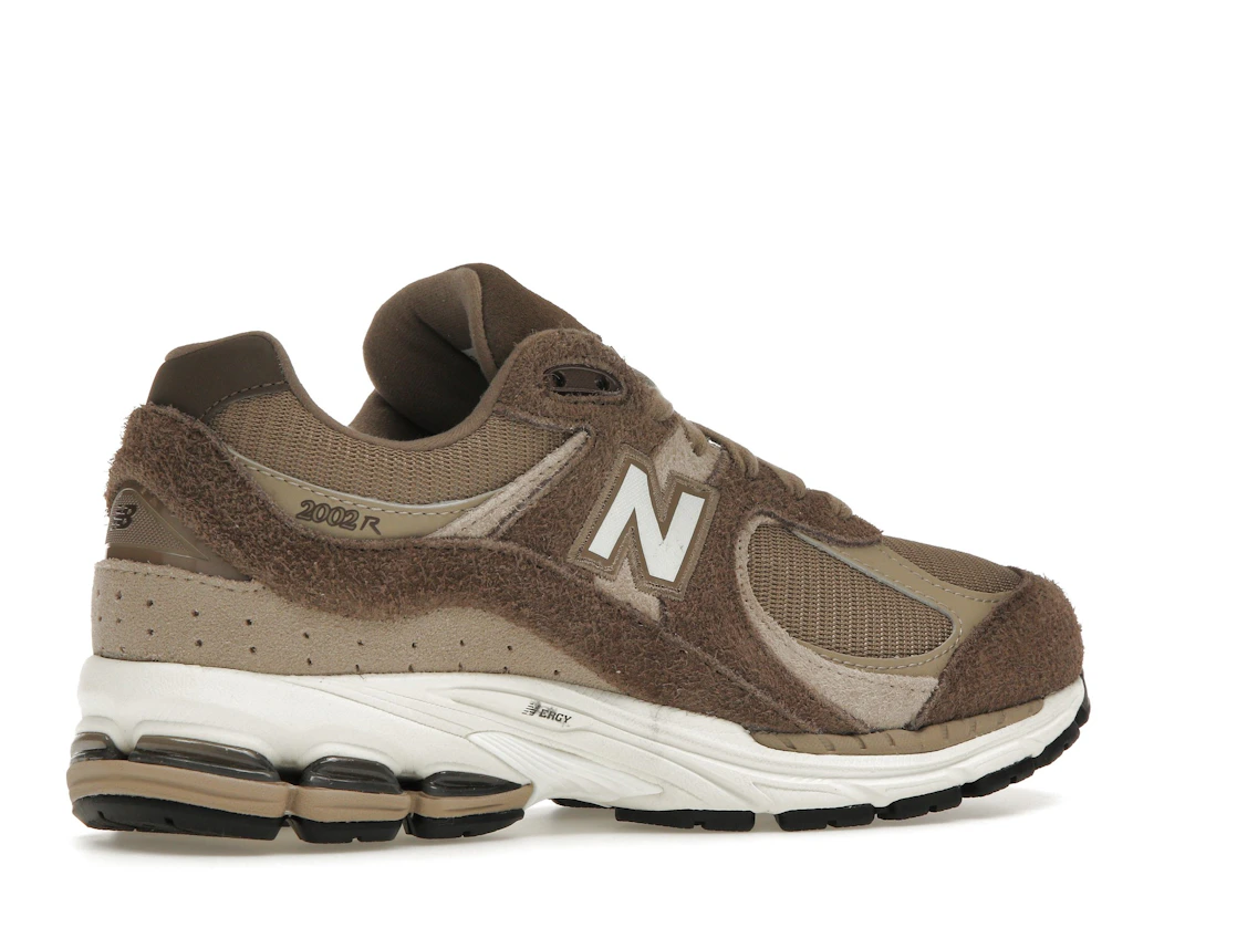 Vue 34 de New Balance 2002R ASOS Exclusive Brown