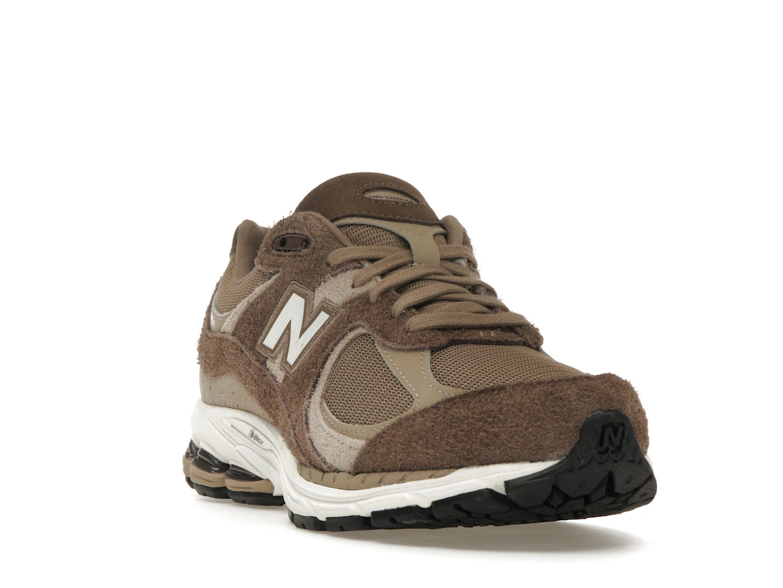 Vue 7 de New Balance 2002R ASOS Exclusive Brown