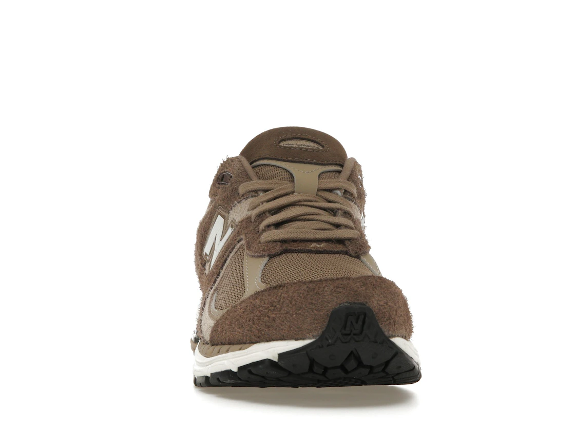 Vue 9 de New Balance 2002R ASOS Exclusive Brown