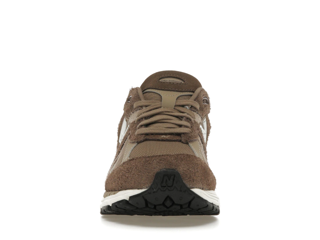 Vue 10 de New Balance 2002R ASOS Exclusive Brown