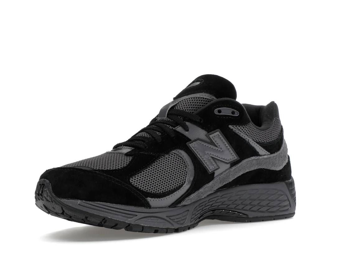 Vue 15 de New Balance 2002R Black Dark Grey