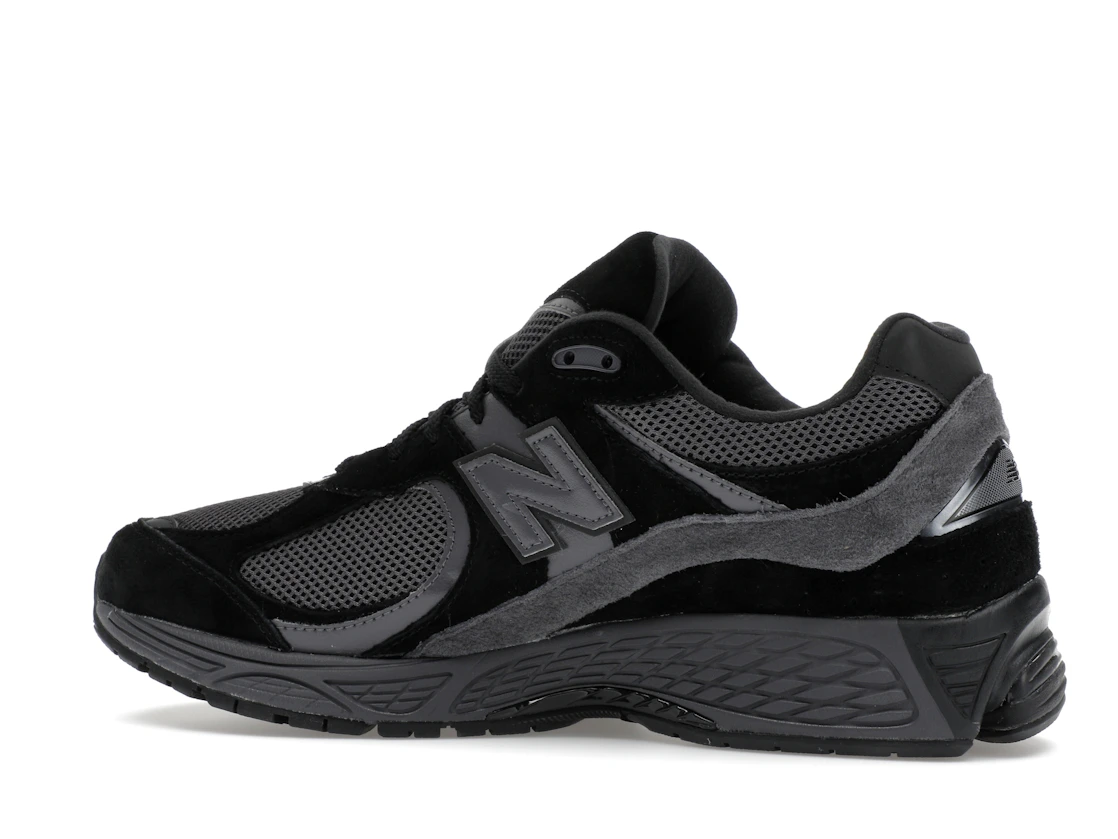 Vue 21 de New Balance 2002R Black Dark Grey