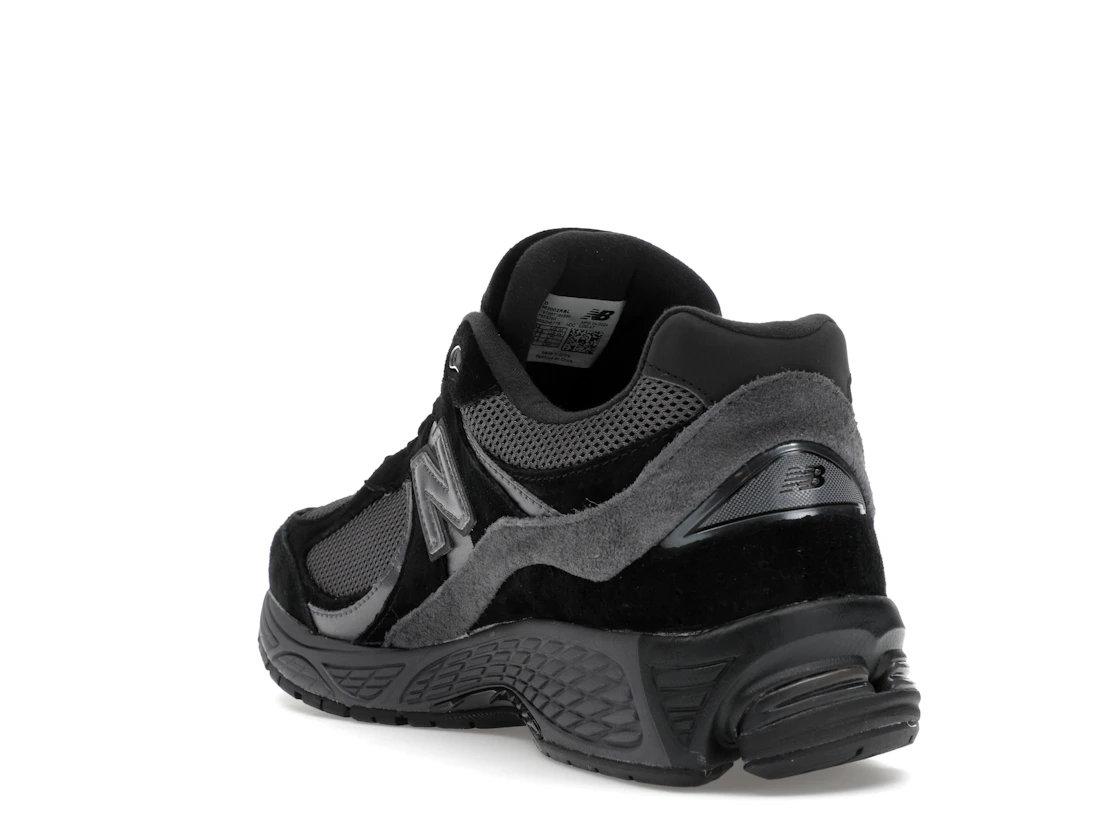 Vue 25 de New Balance 2002R Black Dark Grey