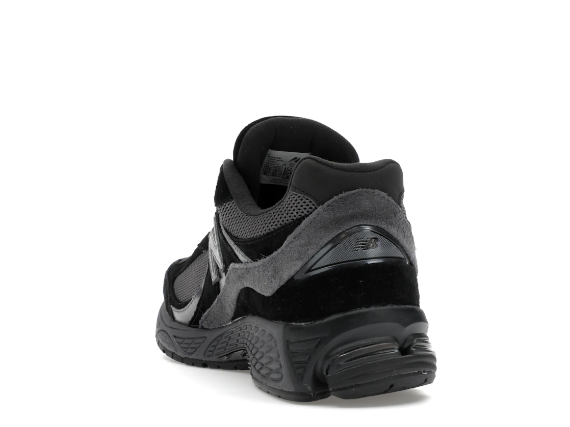 Vue 26 de New Balance 2002R Black Dark Grey