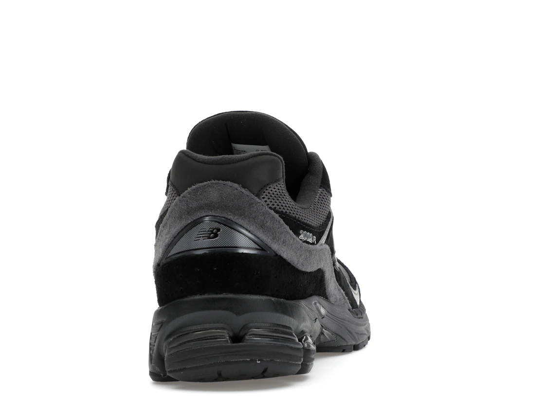Vue 29 de New Balance 2002R Black Dark Grey