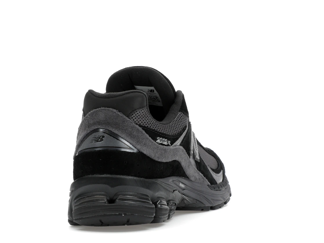 Vue 30 de New Balance 2002R Black Dark Grey