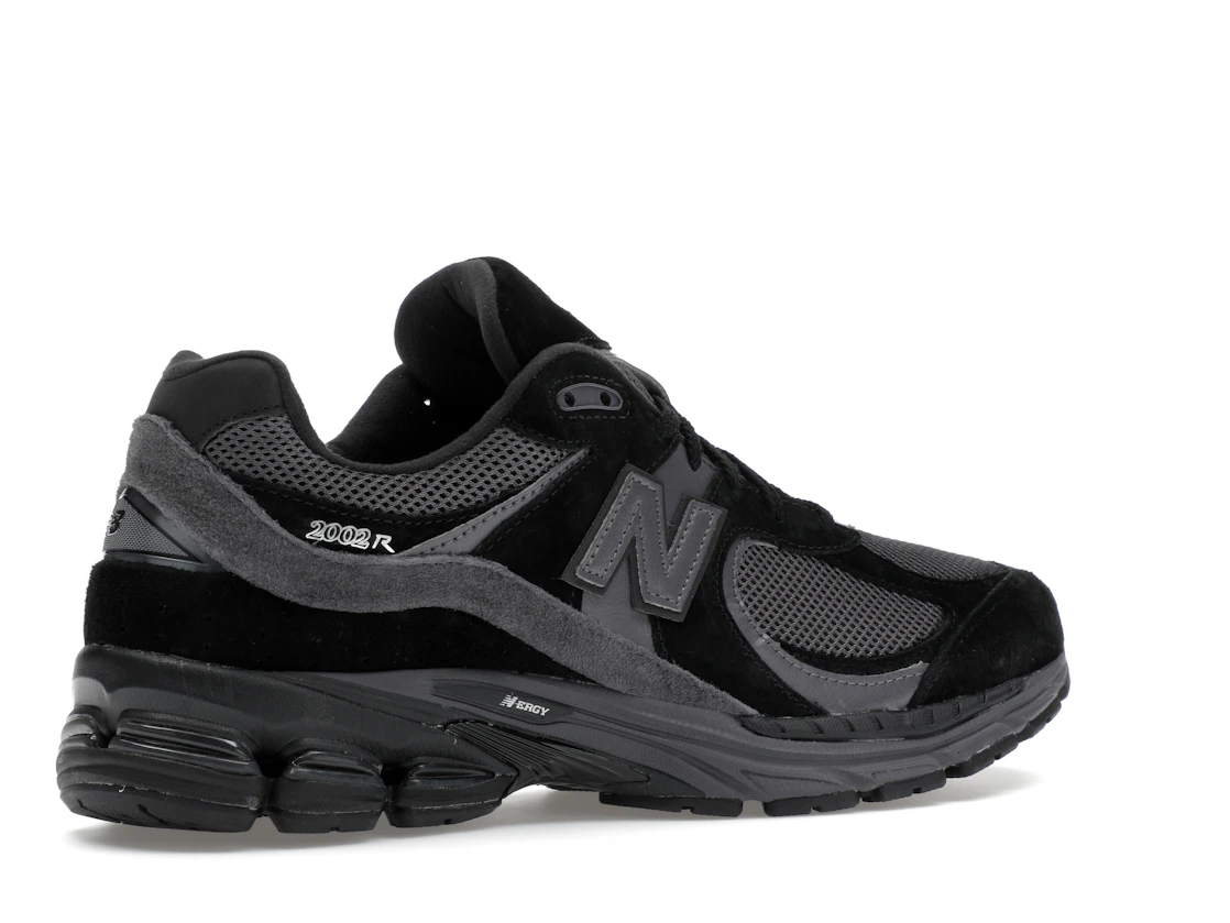 Vue 34 de New Balance 2002R Black Dark Grey
