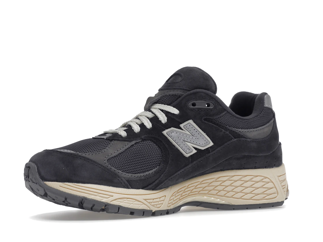 Vue 16 de New Balance 2002R Black Dark Grey