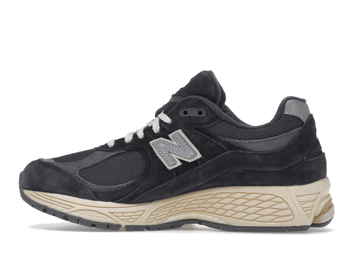 Vue 20 de New Balance 2002R Black Dark Grey