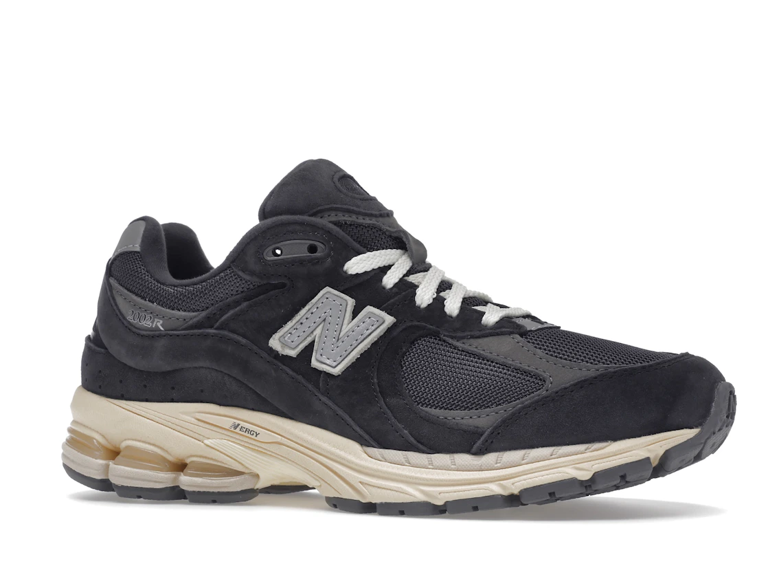 Vue 3 de New Balance 2002R Black Dark Grey