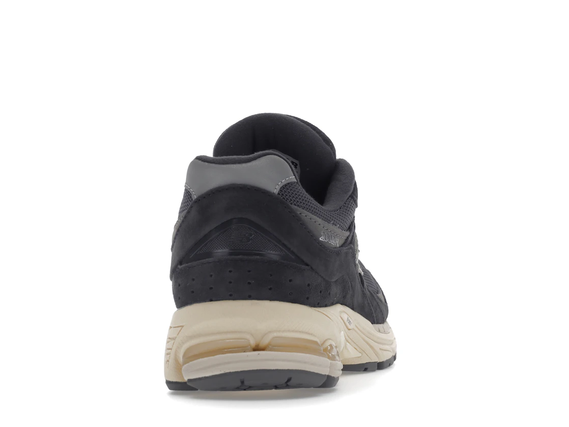 Vue 29 de New Balance 2002R Black Dark Grey