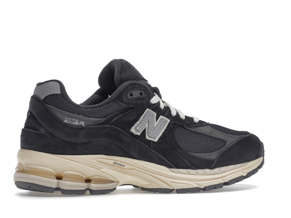 Vue 35 de New Balance 2002R Black Dark Grey