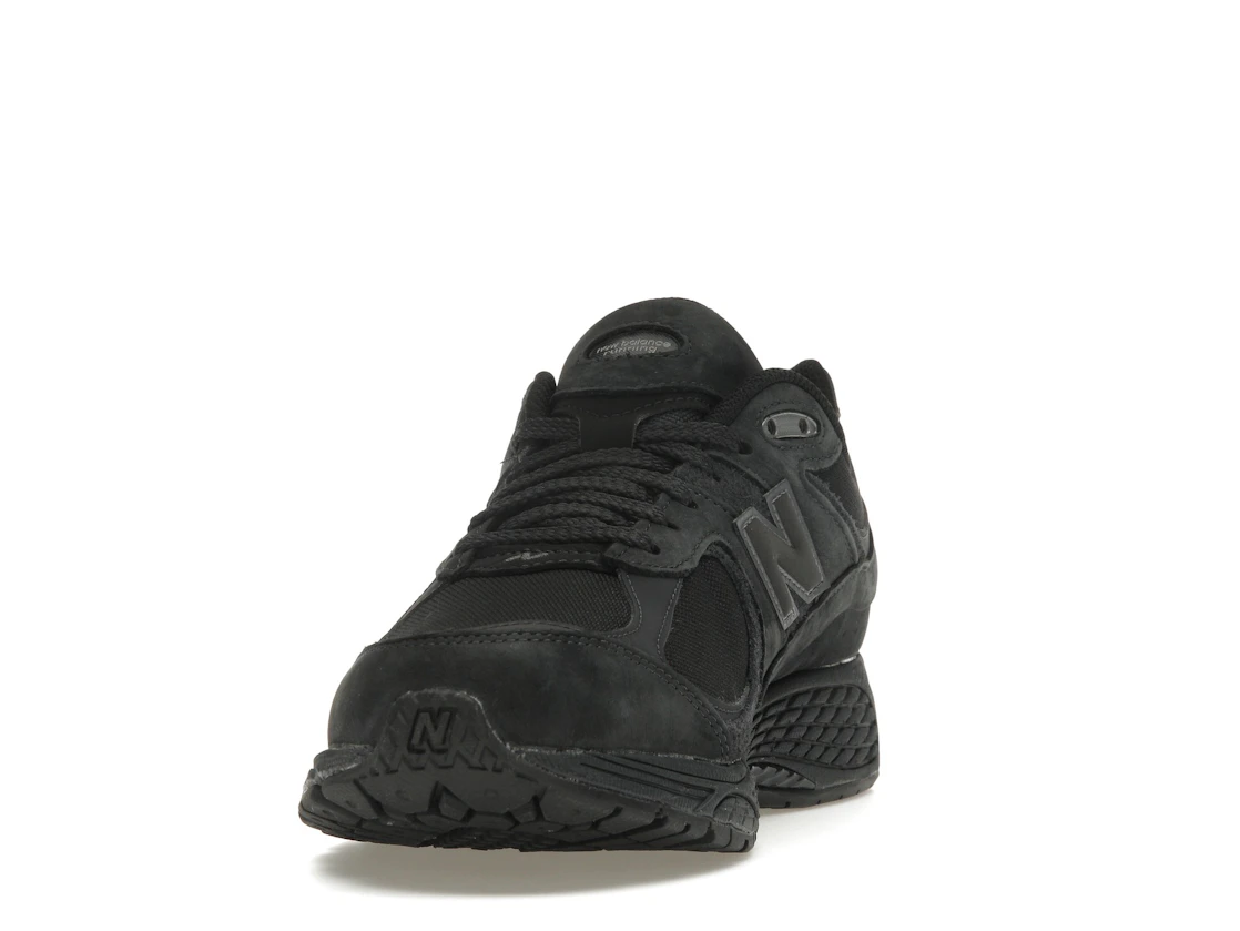 Vue 12 de New Balance 2002R Cordura Phantom Black