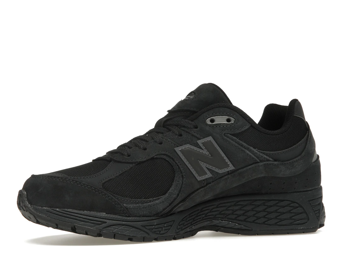 Vue 17 de New Balance 2002R Cordura Phantom Black