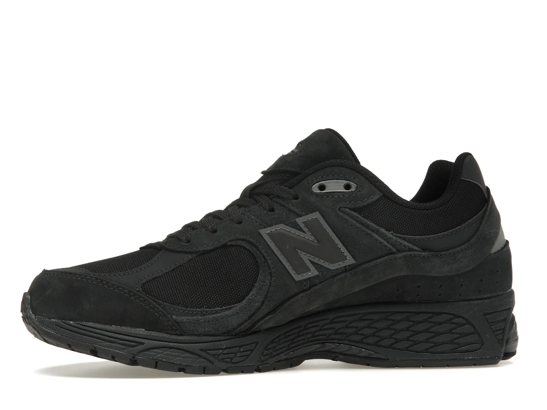 Vue 18 de New Balance 2002R Cordura Phantom Black