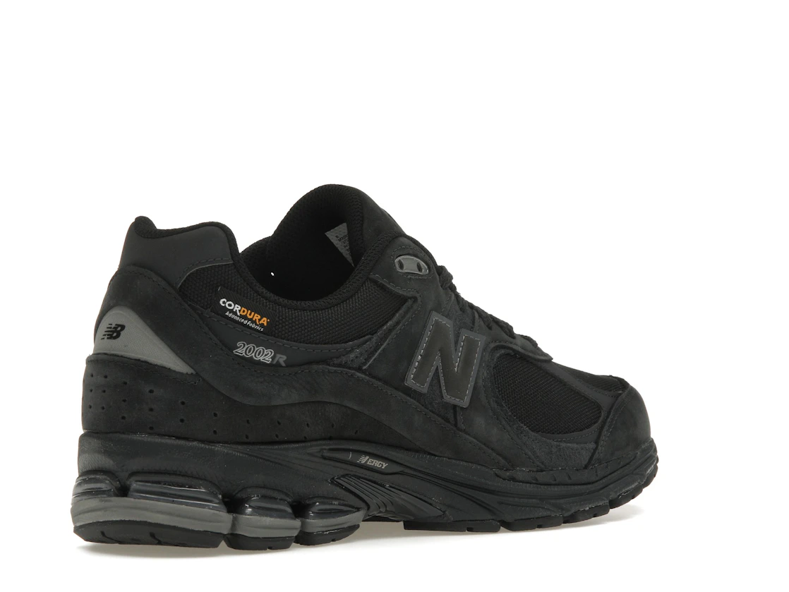 Vue 33 de New Balance 2002R Cordura Phantom Black