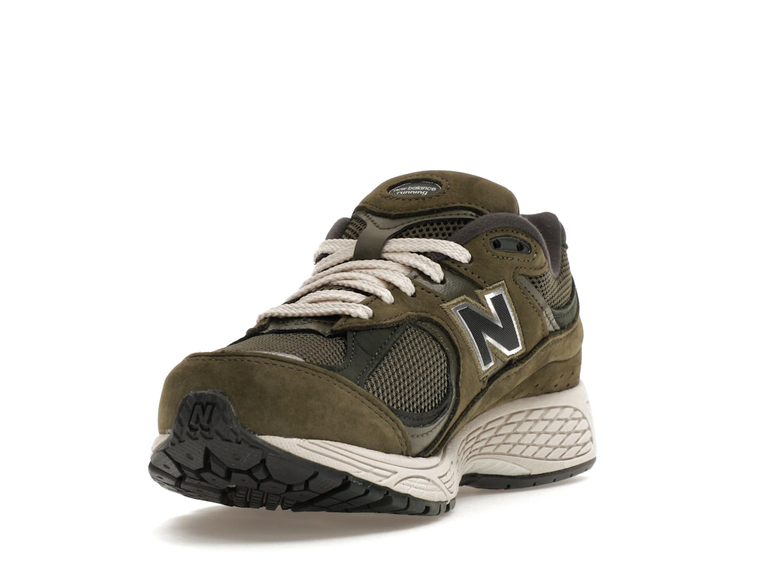 Vue 13 de New Balance 2002R Dark Olive