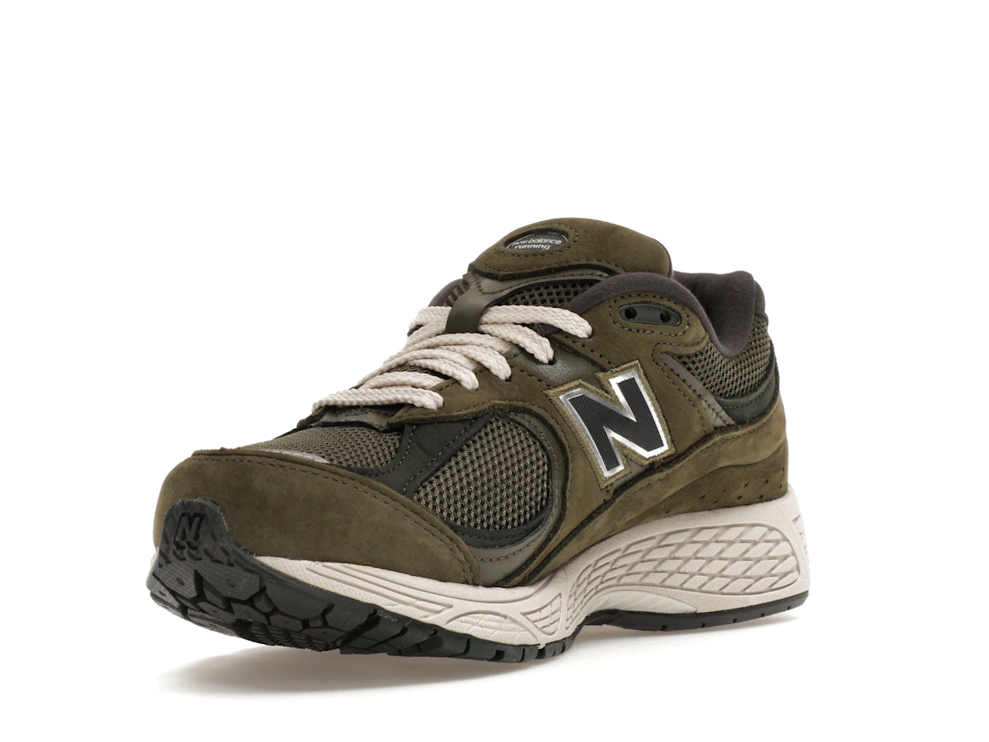 Vue 14 de New Balance 2002R Dark Olive