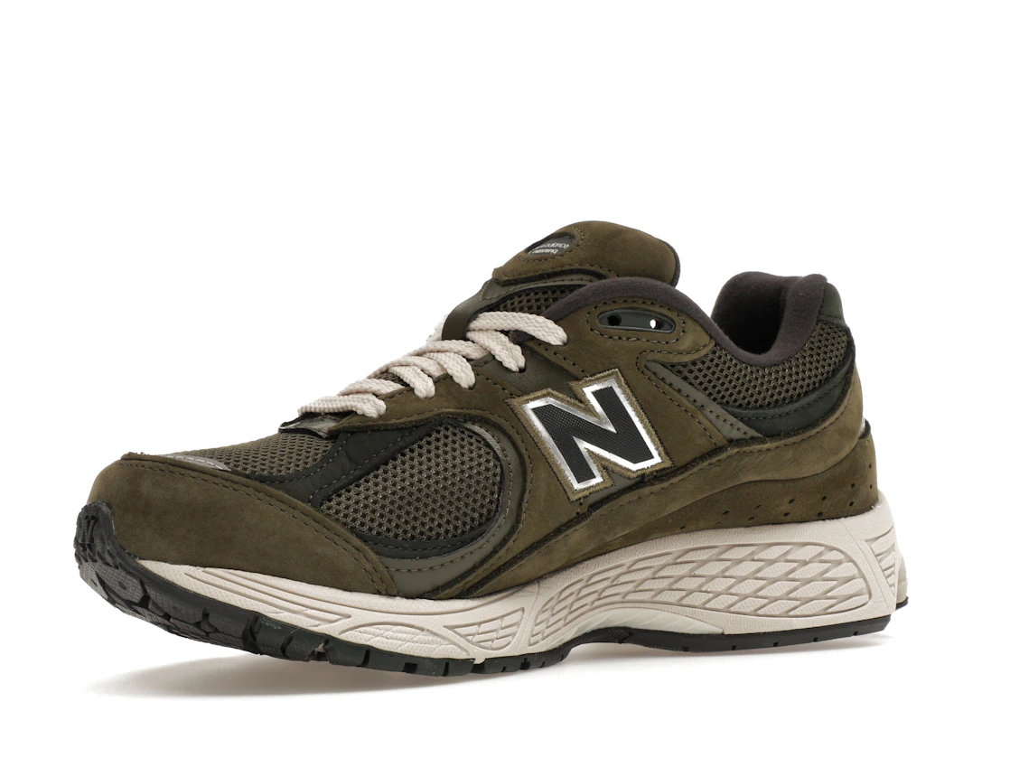 Vue 16 de New Balance 2002R Dark Olive