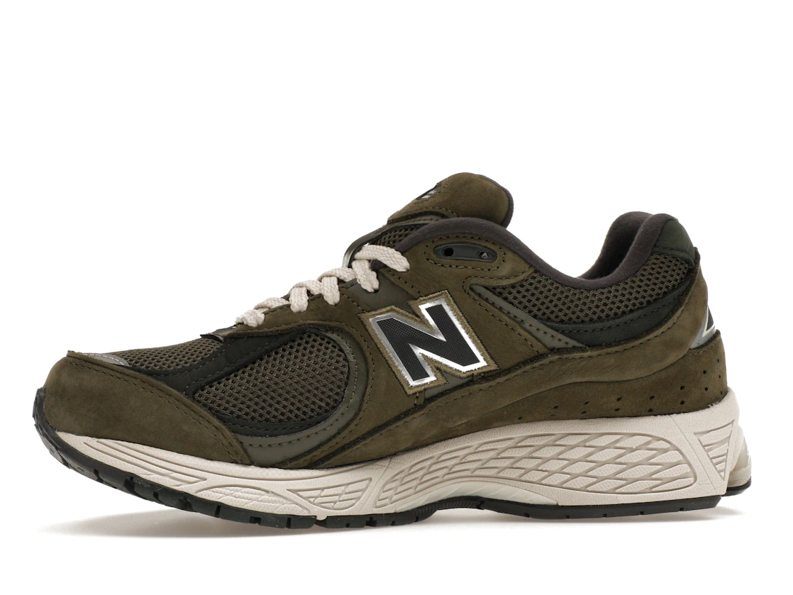 Vue 18 de New Balance 2002R Dark Olive