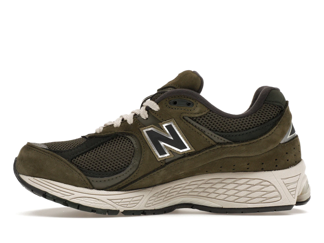 Vue 19 de New Balance 2002R Dark Olive