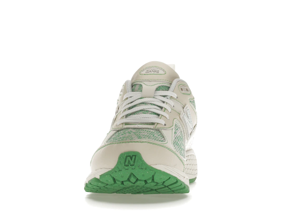 Vue 11 de New Balance 2002R GANNI Turtledove