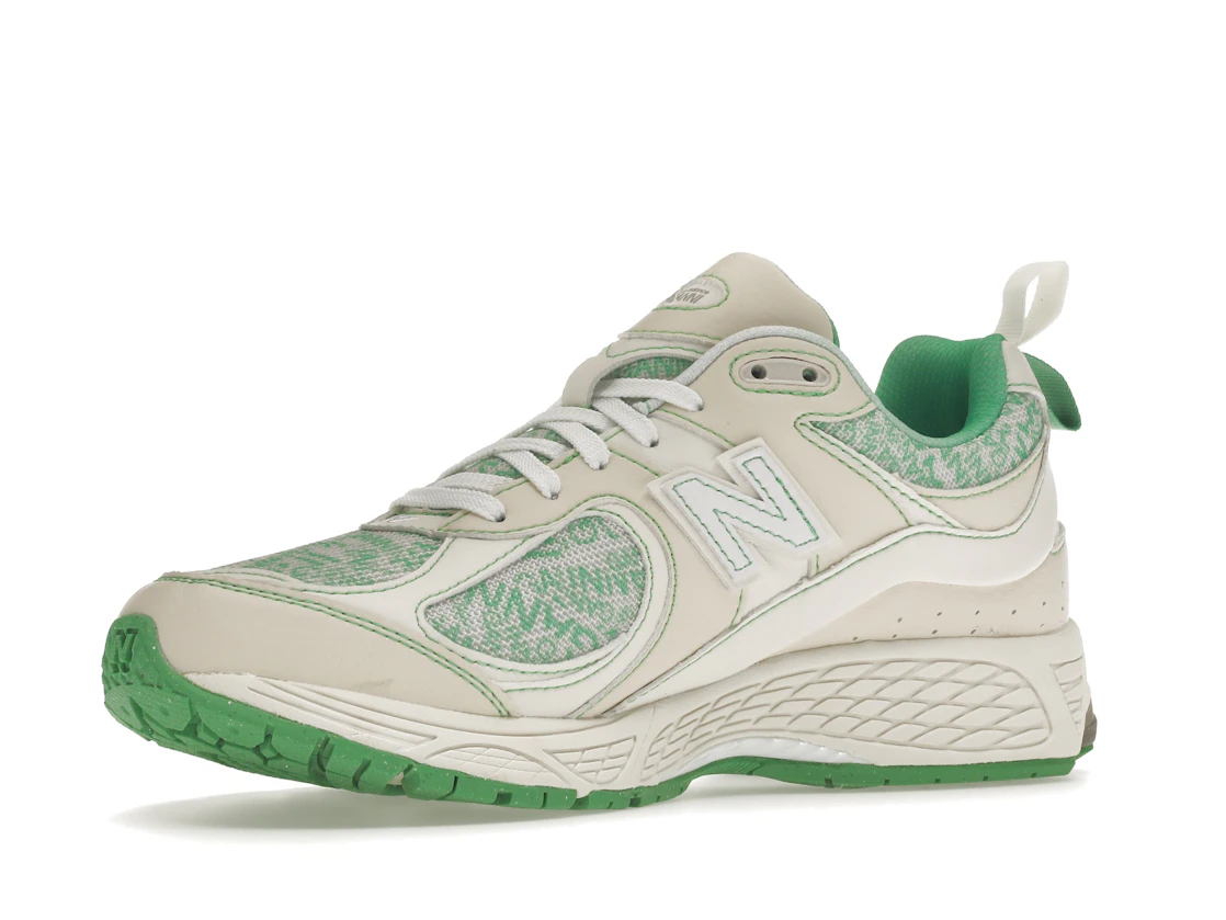 Vue 16 de New Balance 2002R GANNI Turtledove