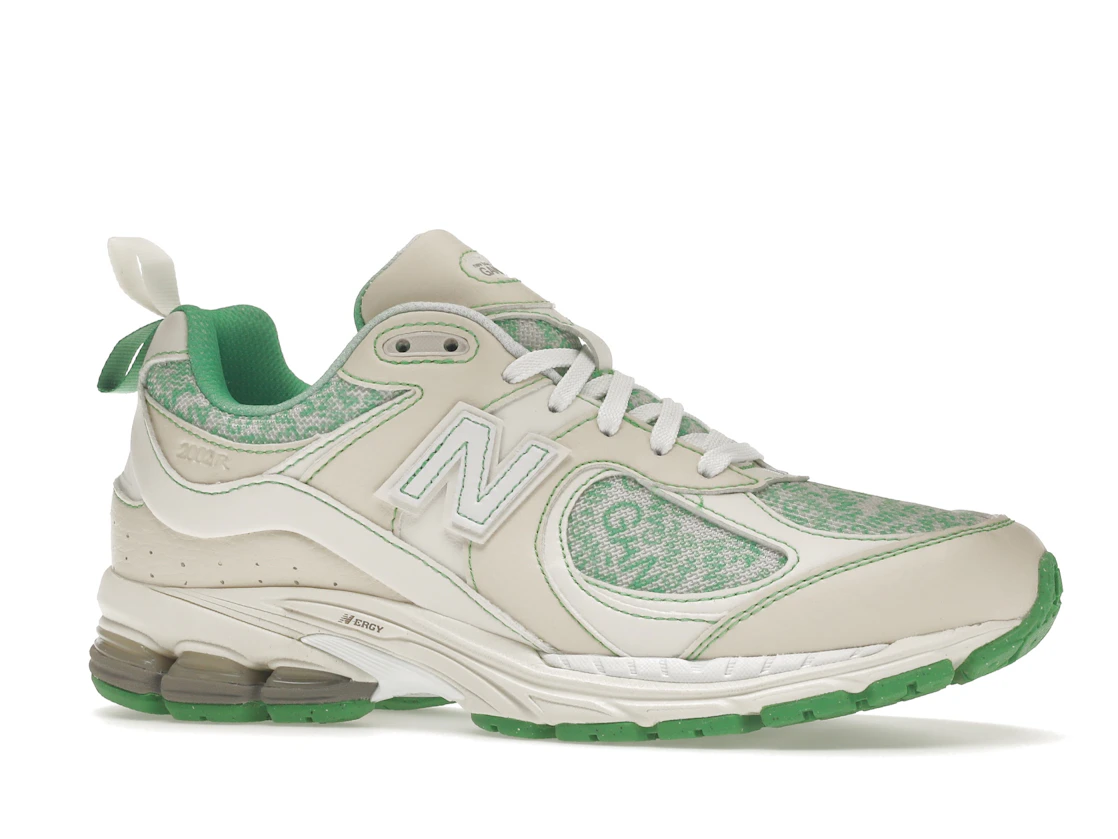 Vue 3 de New Balance 2002R GANNI Turtledove