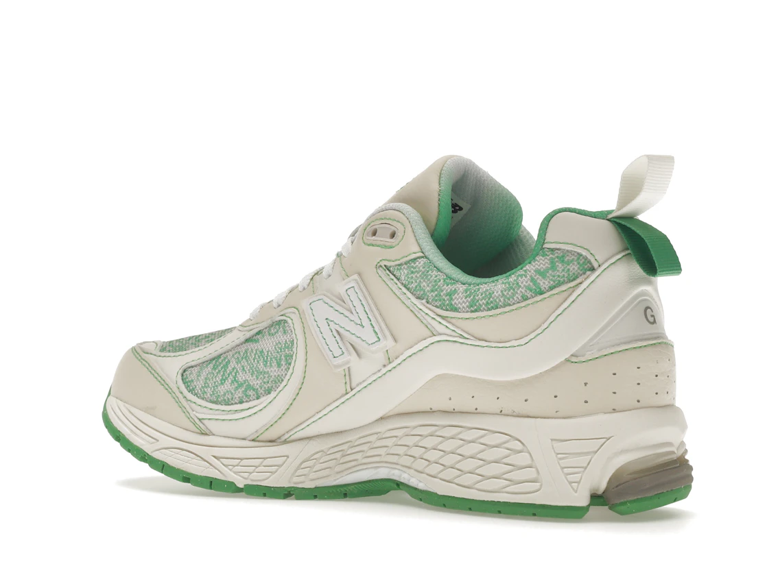 Vue 23 de New Balance 2002R GANNI Turtledove