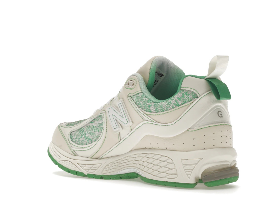 Vue 24 de New Balance 2002R GANNI Turtledove